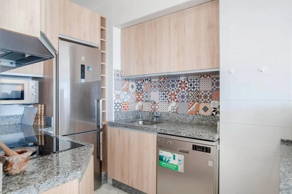 021 - Wonderful Beachfront Apartment With Stunning Sea Views Benalmadena